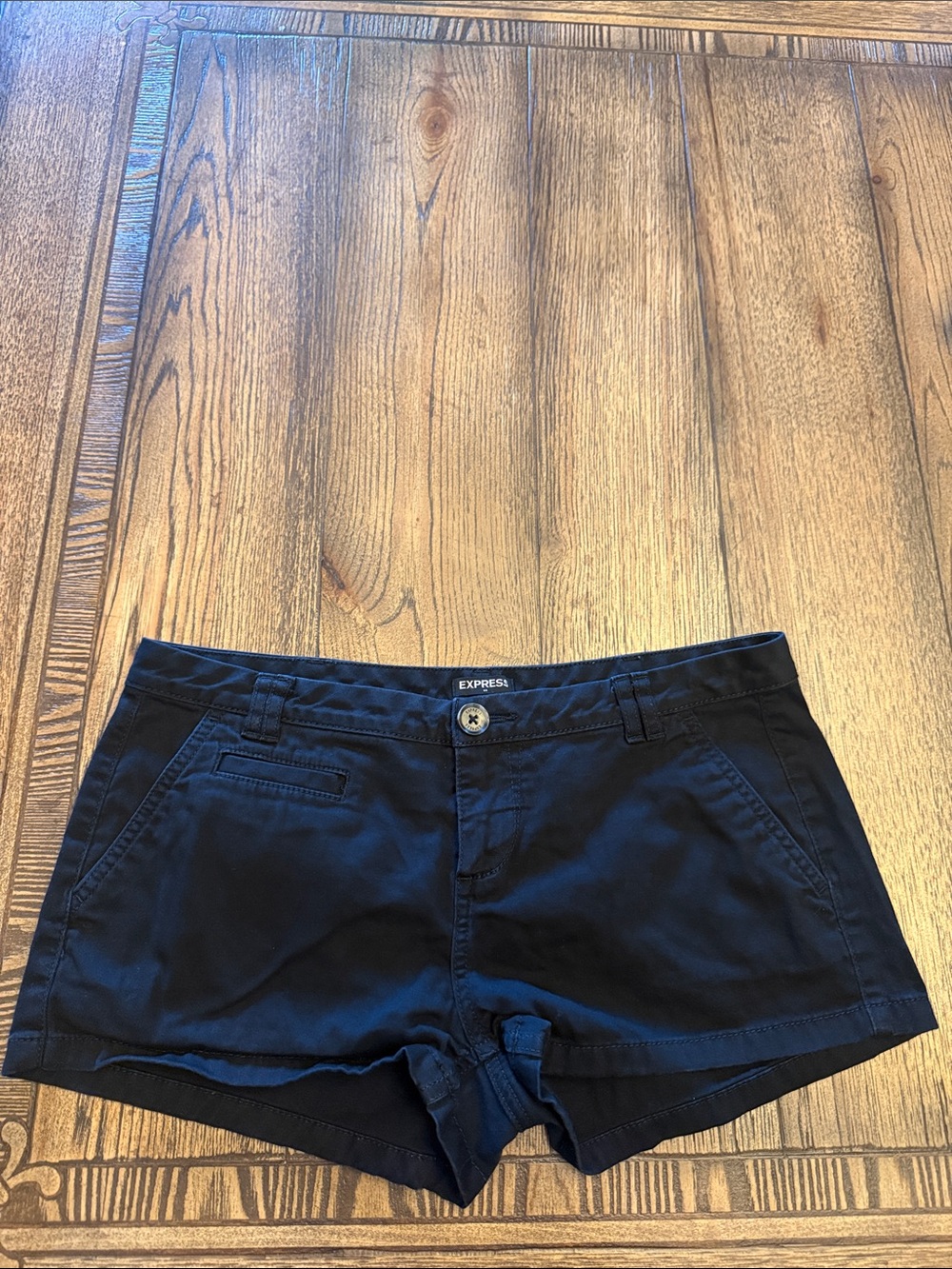 Express Women's Black Cotton-Blend Chino Shorts